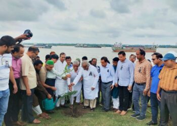এক লাখ বৃক্ষরোপণ কর্মসূচি উদ্বোধন চউকের