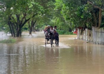 খাগড়াছড়িতে বন্যা পরিস্থিতির অবনতি: পানিতে ডুবে আছে মেরুং ও কবাখালি ইউনিয়নের ৩০ গ্রাম