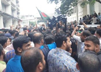 শিক্ষার্থীদের দাবি মেনে স্থগিত এইচএসসি পরীক্ষা বাতিল ঘোষণা