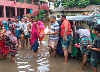 লক্ষ্মীপুরে বন্যা পরিস্থিতির অবনতি; সাত লাখ ২৩ হাজার মানুষ পানি বন্দি