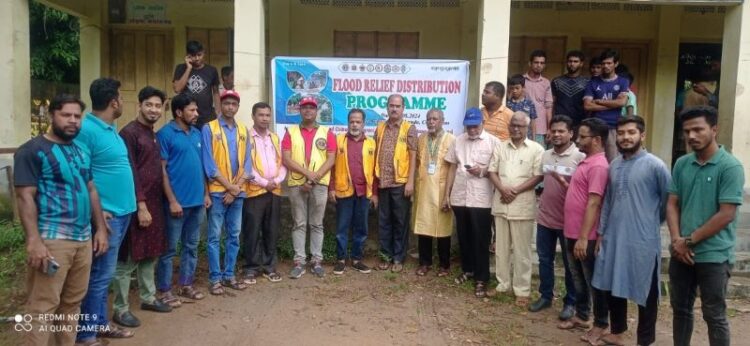 বন্যার্তদের মাঝে লায়ন্স ক্লাব চিটাগং সীতাকুণ্ড ও লায়ন্স ক্লাব চিটাগং অগ্রণীর ত্রাণ বিতরণ