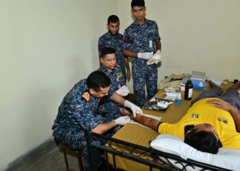 বন্যা দুর্গত এলাকায় চিকিৎসা সেবা দিচ্ছে নৌবাহিনী