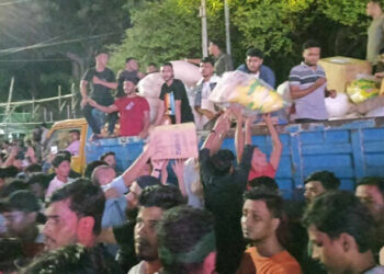 বন্যার্তদের জন্য ঢাবিতে এক দিনে সংগ্রহ এক কোটি ২৬ লাখ টাকা ও ৩০ ট্রাক ত্রাণ