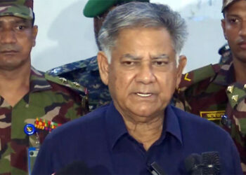 সাত দিনের মধ্যে লুট হওয়া অস্ত্র জমা দেওয়ার নির্দেশ স্বরাষ্ট্র উপদেষ্টার