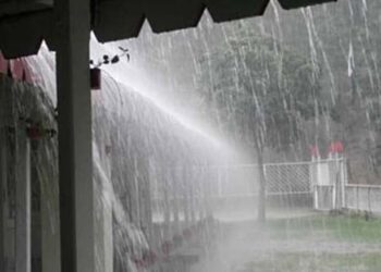 দেশের কোথাও কোথাও মাঝারী থেকে অতি ভারী বর্ষণ হতে পারে