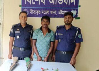 বস্তাভর্তি অস্ত্র নিয়ে পালাচ্ছিলেন সালাউদ্দিন