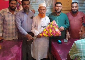 সীতাকুণ্ড উপজেলা বিএনপির নবনির্বাচিত আহ্বায়ককে ফুল দিয়ে বরণ কুমিরা ইউনিয়ন বিএনপির