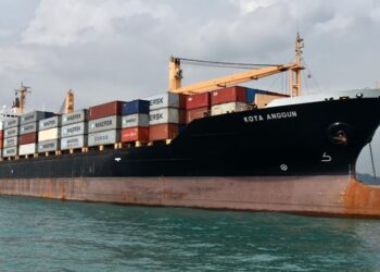 চীন-চট্টগ্রাম রুটে সরাসরি জাহাজ চলাচল শুরু, নয় দিনে নোঙর