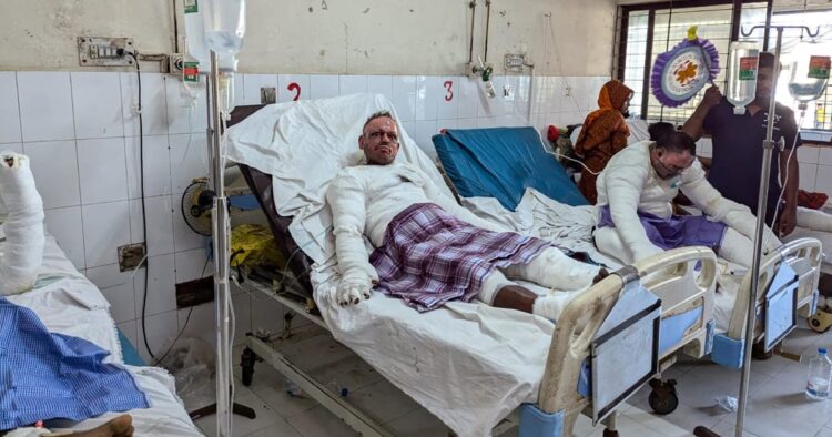 সীতাকুণ্ডে এসএন কর্পোরেশনের শিপইয়ার্ডে ভয়াবহ বিস্ফোরণে পুড়ল ১২ শ্রমিক