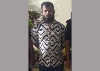 রাঙ্গুনিয়ায় শীর্ষ সন্ত্রাসী মামুন অস্ত্রসহ গ্রেফতার