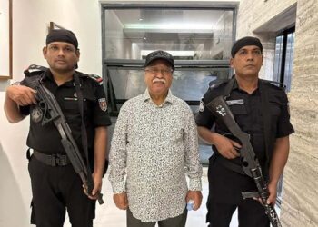 প্রাক্তন শিল্পমন্ত্রী নূরুল মজিদ হুমায়ুন গ্রেফতার