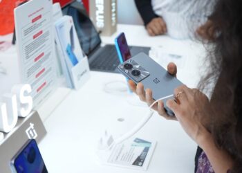 বাংলাদেশে ওয়ানপ্লাসের প্রথম ফ্ল্যাগশিপ স্টোর উদ্বোধন