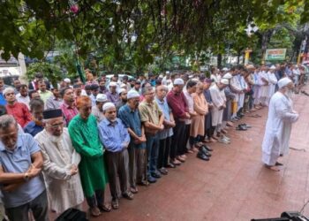 চট্টগ্রামে সাংবাদিক নেতা রুহুল আমীন গাজীর গায়েবানা জানাযা অনুষ্ঠিত