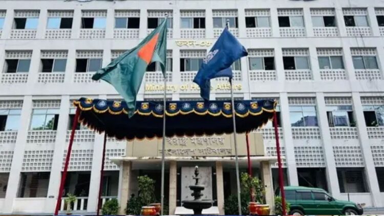 ‘সচিবালয়ে ক্যু’ নিয়ে আচমকা আলোচনা!