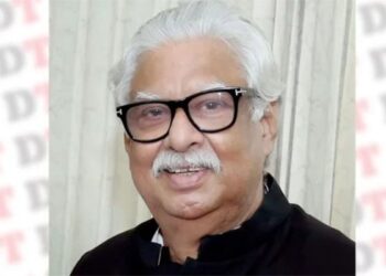 দেশে ফিরেই বিমানবন্দরে আটক প্রাক্তন সাংসদ সুলতান মনসুর