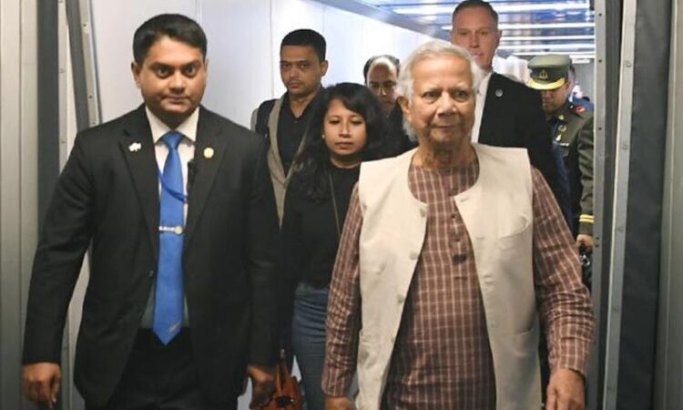 নিউইয়র্কে পৌঁছেছেন প্রধান উপদেষ্টা, বাইডেনের সাথে বৈঠক আজ