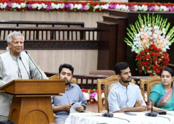 ছাত্রদের উদ্দেশে ইউনূস, ‘স্বপ্ন পূরণের আগে দমে যেও না’