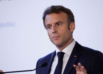 ইসরাইলকে অস্ত্র সরবরাহ বন্ধের আহ্বান ম্যাক্রোঁর