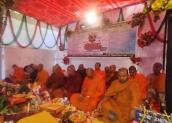 ফটিকছড়ির ফরাঙ্গীখিল গৌতমমুনি বিহারে পেটিকাবদ্ধ ও কঠিন চীবর দান অনুষ্ঠিত