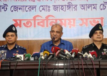 পাকিস্তান থেকে আসা জাহাজ নিয়ে যা বললেন স্বরাষ্ট্র উপদেষ্টা