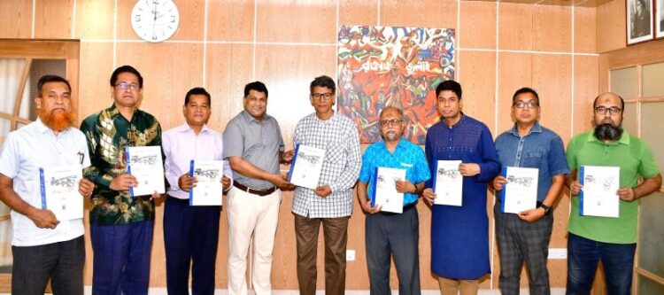 চট্টগ্রাম শহরের জলাবদ্ধতা নিরসনে চবির গবেষণা টিমের প্রস্তাবনা ও সুপারিশমালা পেশ