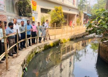 খালে পড়ে শিশুমৃত্যু: দুর্ঘটনাস্থল পরিদর্শন চসিকের তদন্ত কমিটির