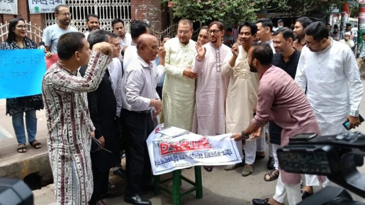 চট্টগ্রাম-কক্সবাজার মহাসড়ক: লাখো মানুষের সই যাবে প্রধান উপদেষ্টার দপ্তরে