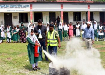 স্কুলে অগ্নি নিরাপত্তা প্রশিক্ষণ আয়োজন করল এনার্জিপ্যাক