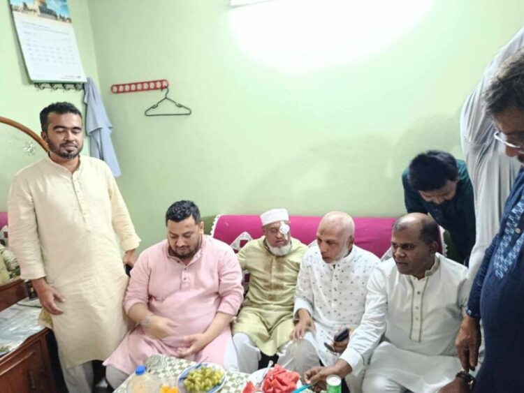 বিএনপি নেতা অসুস্থ ইদ্রিস মিয়াকে দেখতে গেলেন মীর হেলাল 