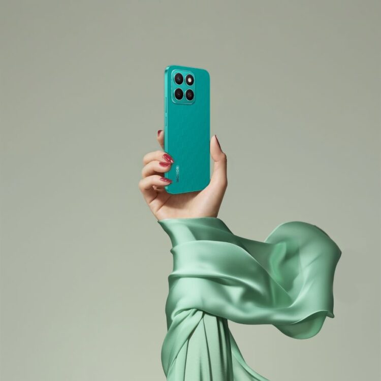 বাজারে আসছে ৫১২ জিবির স্টোরেজসহ স্টাইলিশ অনার এক্স৮সি ফোন