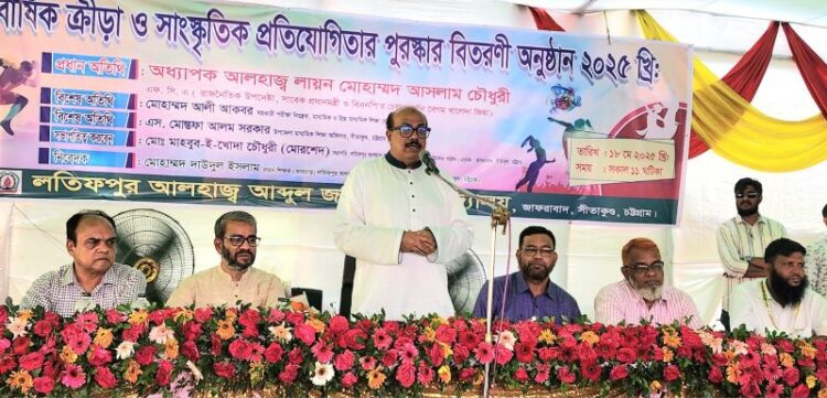 শিক্ষার্থীদের মোবাইল ব্যবহারে অভিভাবকদের সচেতন হতে হবে: আসলাম চৌধুরী