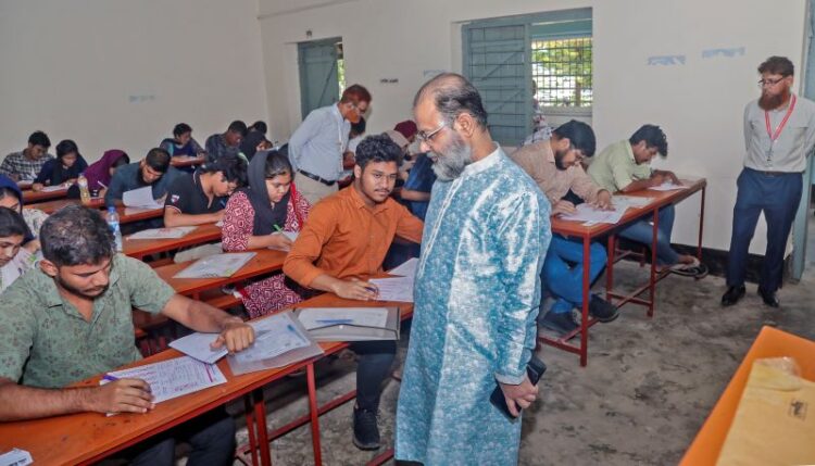 গুচ্ছের ‘এ’ ইউনিটের সমন্বিত ভর্তি পরীক্ষা: সিভাসুসহ চট্টগ্রামের ৪ কেন্দ্রে উপস্থিতি ৮৭ শতাংশ