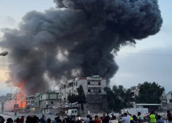 দক্ষিণ লেবাননে ইসরাইলের দফায় দফায় হামলা, প্রধানমন্ত্রীর নিন্দা