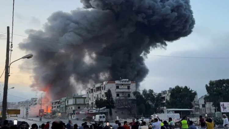 দক্ষিণ লেবাননে ইসরাইলের দফায় দফায় হামলা, প্রধানমন্ত্রীর নিন্দা