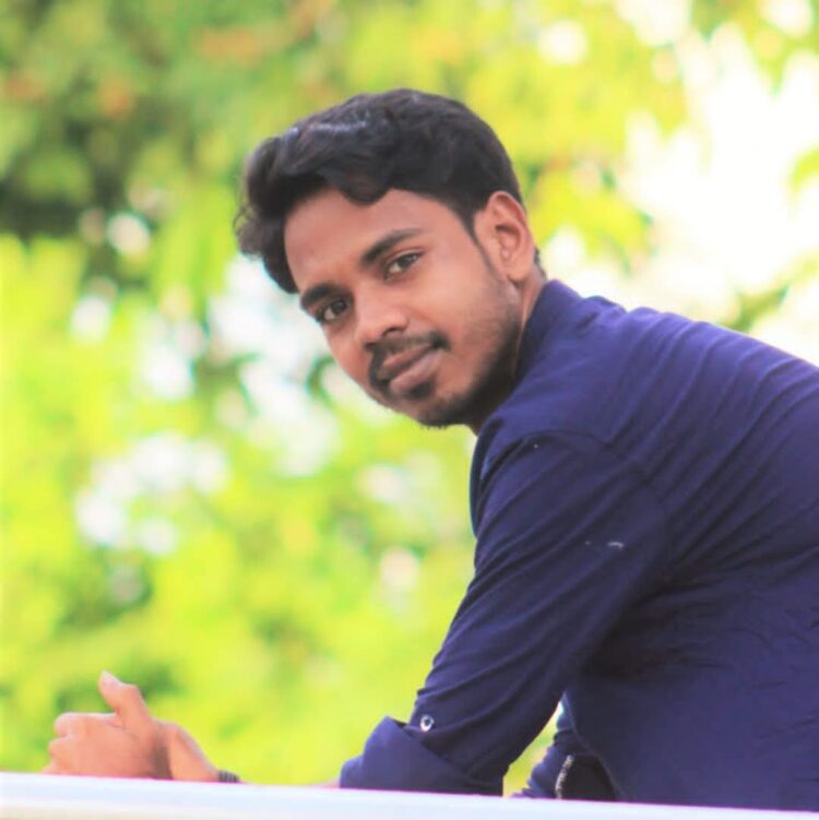 কবিতা: কাঠগড়া । রাজন মনরাই