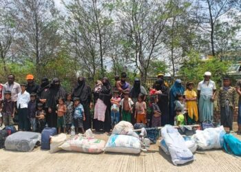 ভাসানচর থেকে পালিয়ে আসা ৩৫ রোহিঙ্গা চট্টগ্রামে গ্রেফতার