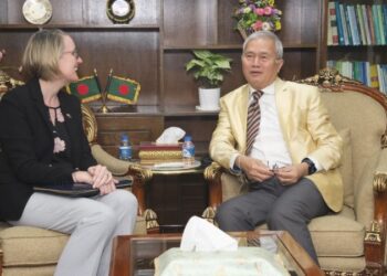 পার্বত্য উপদেষ্টার সাথে ব্রিটিশ হাই কমিশনারের সাক্ষাৎ