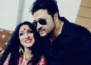 ঋতুপর্ণার জন্য লেখা কবিতায় ফেরদৌস, ‘আমি আছি তোমার সাথে, ছাতা হয়ে’