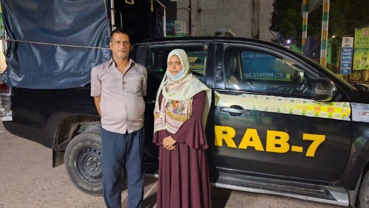 বাকলিয়ায় স্বামী-স্ত্রীর মাদক ব্যবসায়ে র‍্যাবের হানা