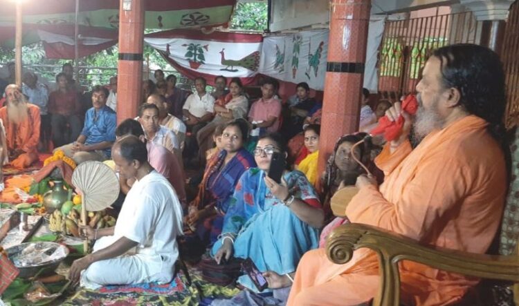 সীতাকুণ্ড শঙ্কর মঠে স্বামী ব্রহ্মানন্দের আবির্ভাব ও তিরোধান উৎসব উদযাপন