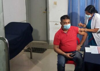 চট্টগ্রামে করোনা ভাইরাসের টিকাদান শুরু