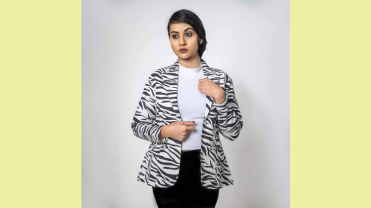 আয়মন শিমলা: অভিনয়ে নয়, অনুভবে ডুবে থাকা এক শিল্পী