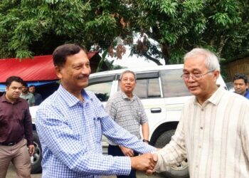 কাপ্তাই হ্রদের উন্নয়নে দুই উপদেষ্টার মতবিনিময়