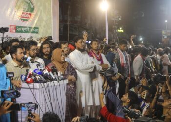 জাতীয় নিরাপত্তা নিয়ে খেললে সারাদেশ বিদ্রোহে ফেটে পড়বে: নাহিদ ইসলাম