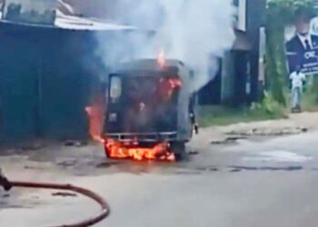 আনোয়ারায় চলন্ত সিএনজিতে অগ্নিকাণ্ড, লাফিয়ে রক্ষা পেলেন চালক ও যাত্রীরা