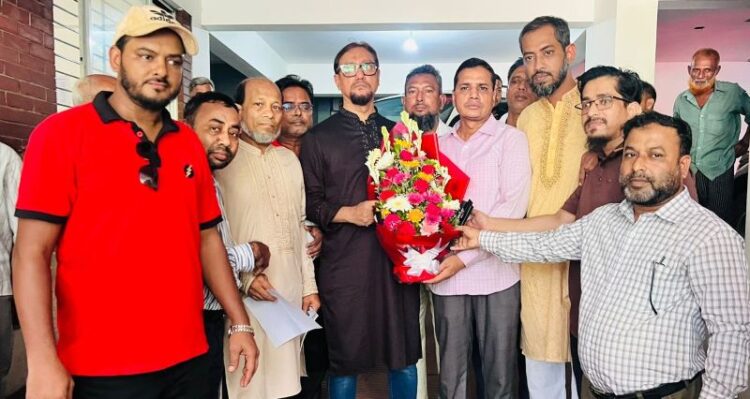 মেয়র শাহাদাতের সাথে চউক জাতীয়তাবাদী কর্মচারী দলের সৌজন্য সাক্ষাৎ