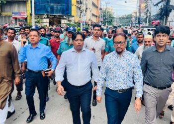 আগ্রাবাদে সন্ধ্যা ৬টার আগে বসতে পারবে না হকাররা: মেয়র শাহাদাত