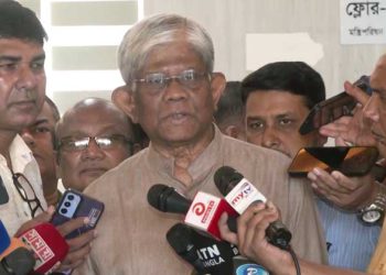 ব্যবসায়ীদের বাধায় নিত্যপণ্যের দাম কমছে না: অর্থ উপদেষ্টা