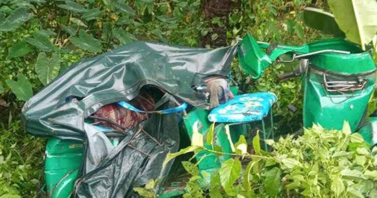 সীতাকুণ্ডে ট্রেন-সিএনজি সংঘর্ষে মা নিহত, দুই সন্তান আহত