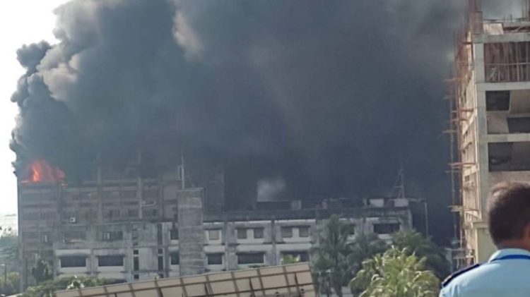 সিইপিজেডে পোশাক কারখানায় ভয়ানক আগুন